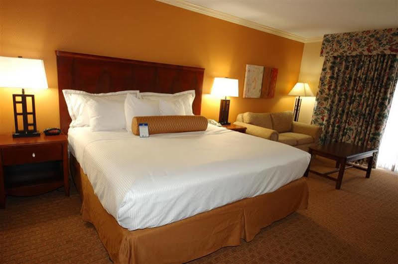 Best Western Richmond Suites H Батон-Руж Экстерьер фото