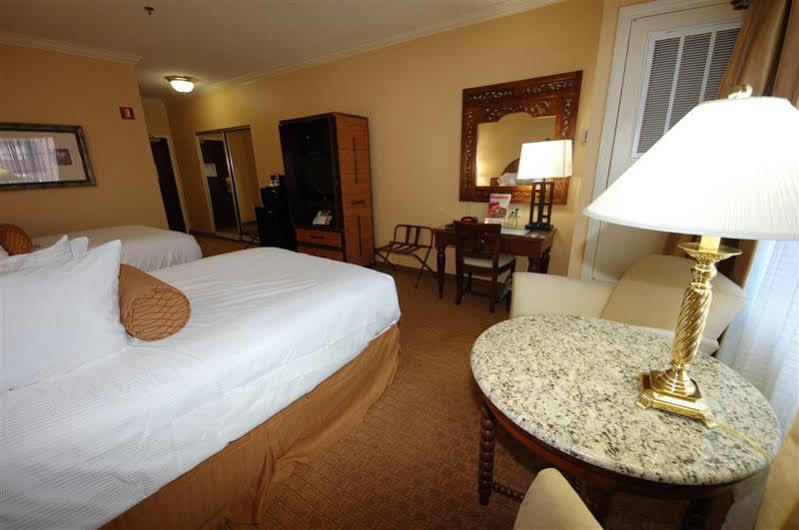 Best Western Richmond Suites H Батон-Руж Экстерьер фото
